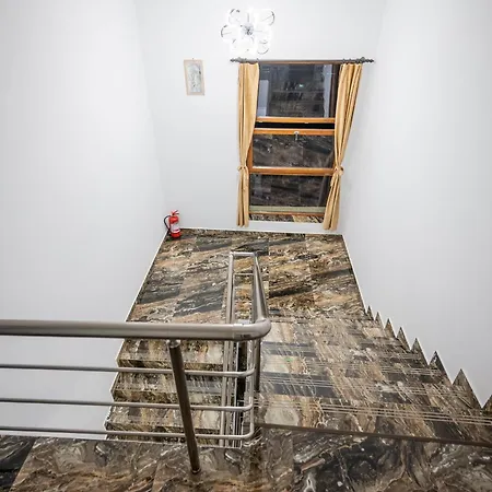 מלון Damar קוסטינסטי